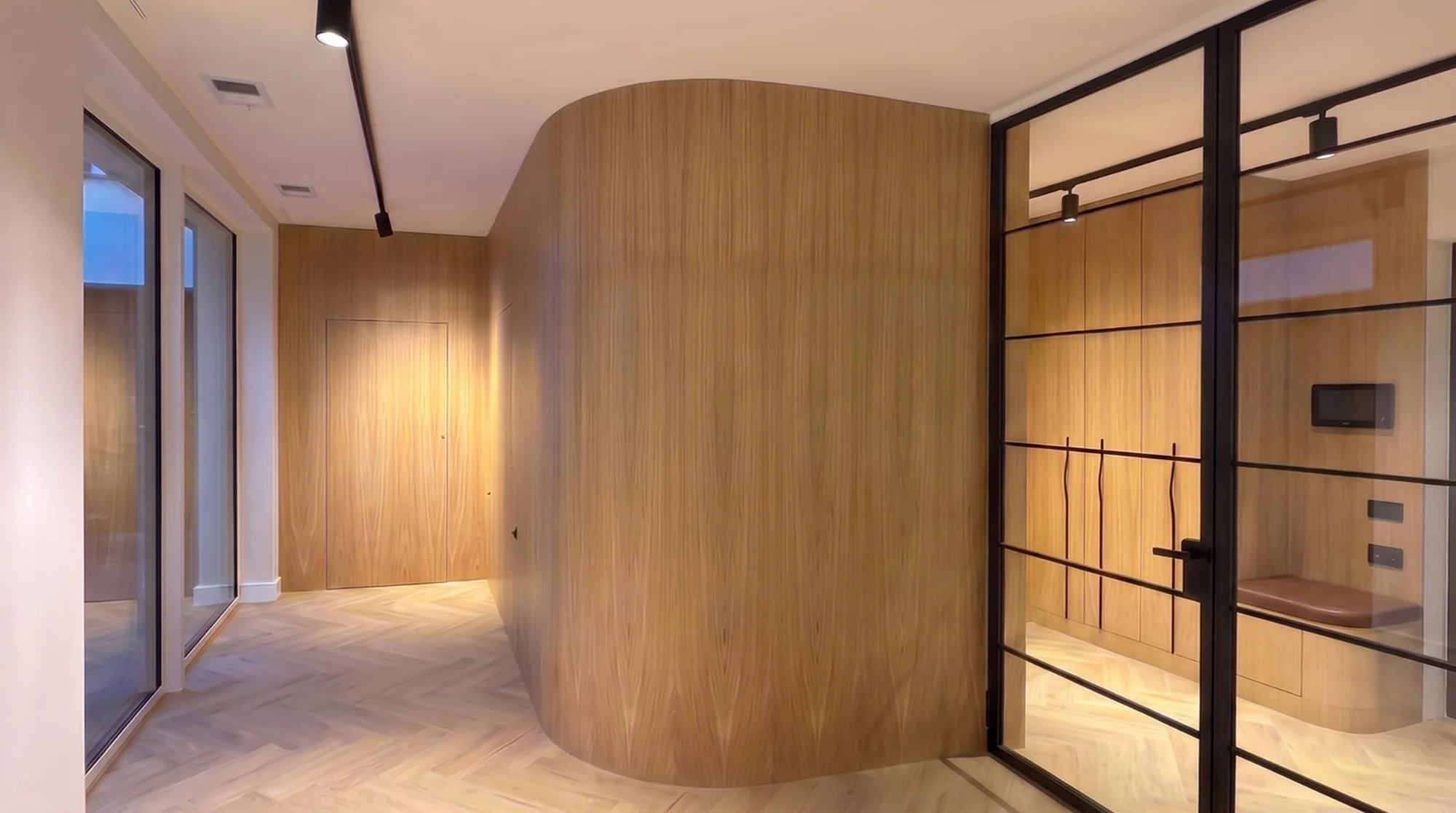 Realizacja — zabudowa ścienna, korytarz